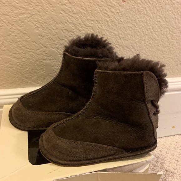 Baby UGG boots, Medium - Picture 1 of 8
